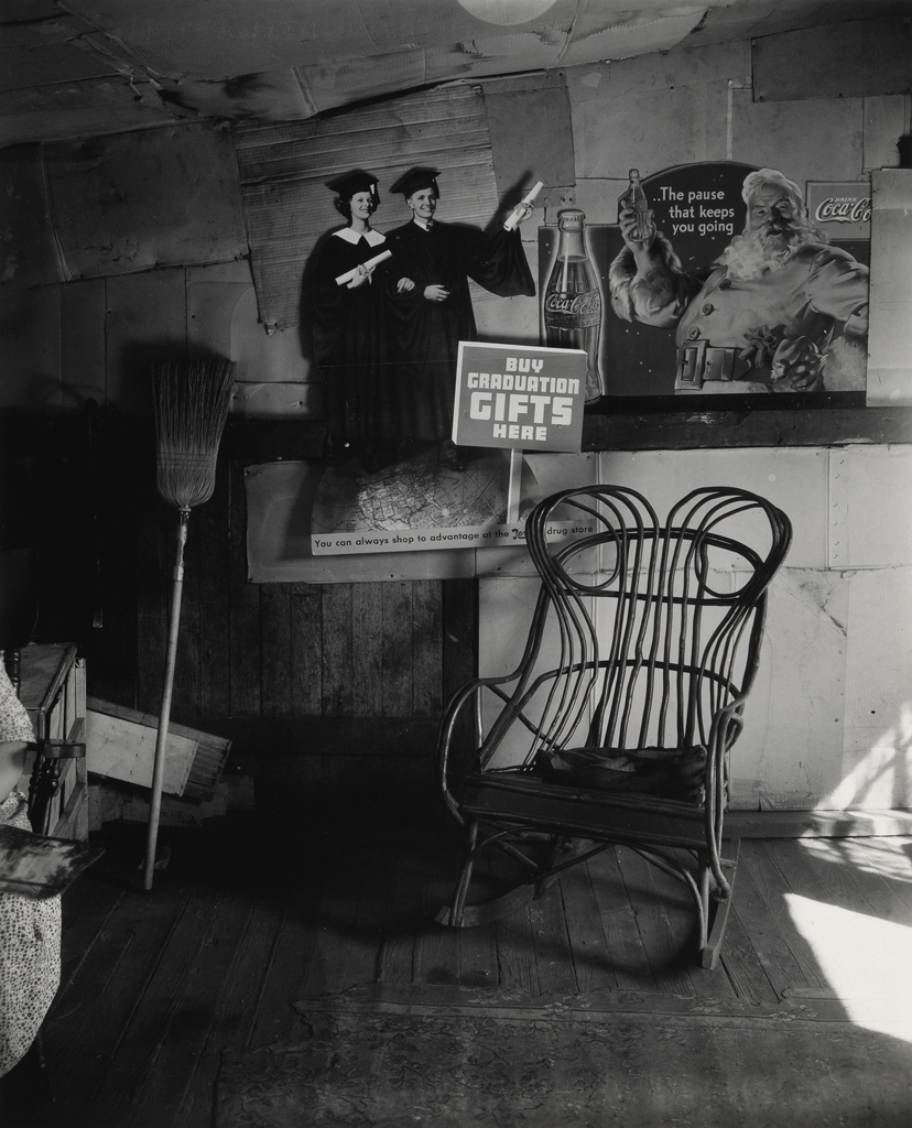 (WALKER EVANS) (1903-1975) A selection of 4 F.S.A.-period photographs.
